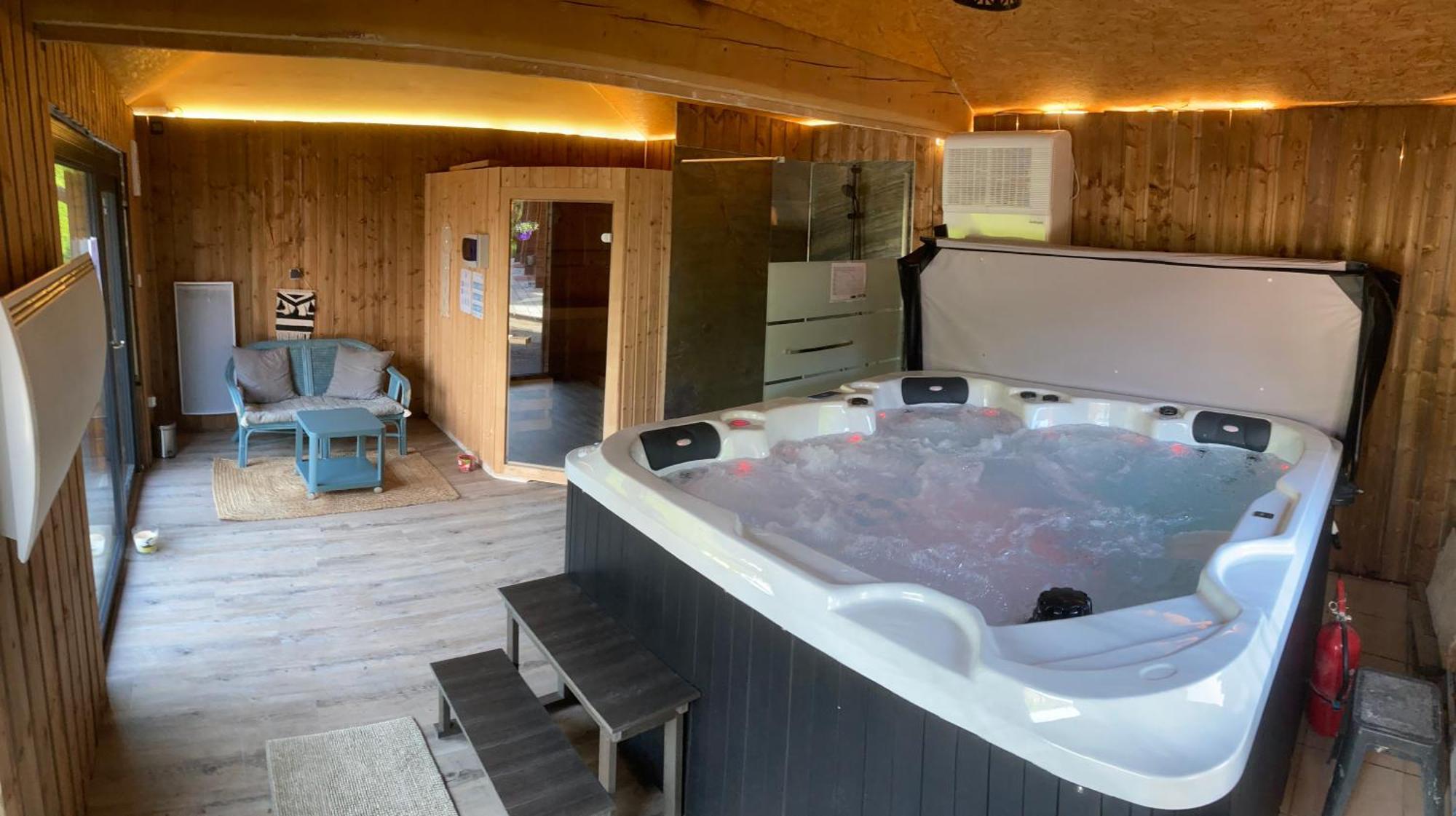 Chalet La Calougeotte, Jardin, Spa Et Sauna Prives Le Ménil Eksteriør billede