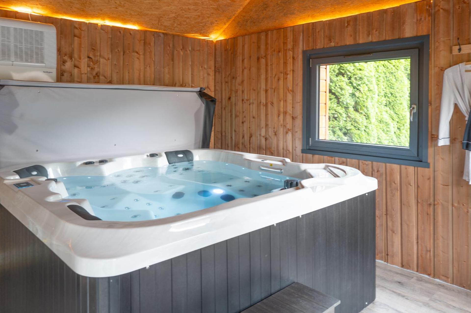 Chalet La Calougeotte, Jardin, Spa Et Sauna Prives Le Ménil Eksteriør billede