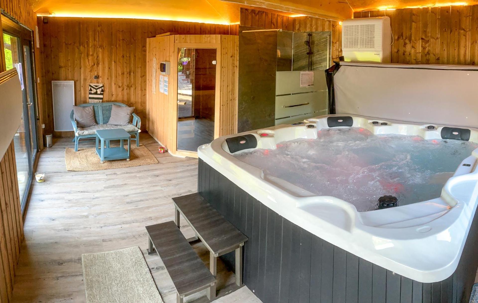 Chalet La Calougeotte, Jardin, Spa Et Sauna Prives Le Ménil Eksteriør billede